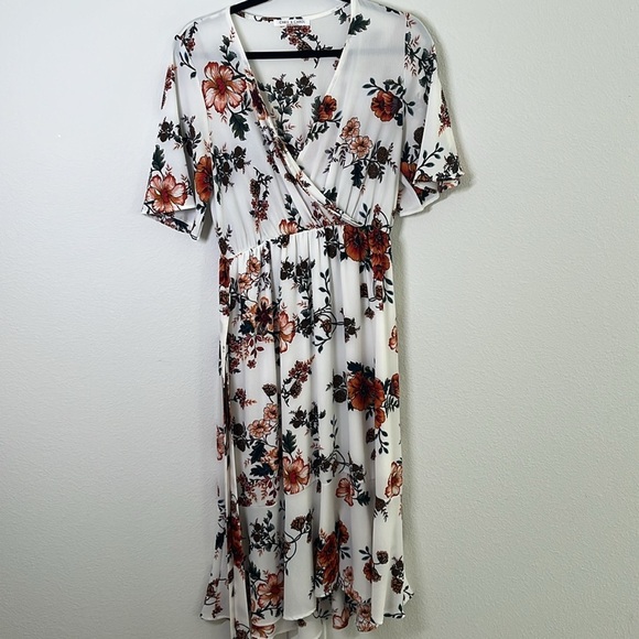 NeeSee's Floral Faux Wrap Midi Dress Size Small - Picture 3 of 9